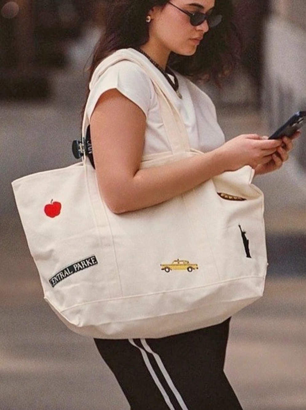 PARKE EMBROIDERED NYC MOTIF TOTE